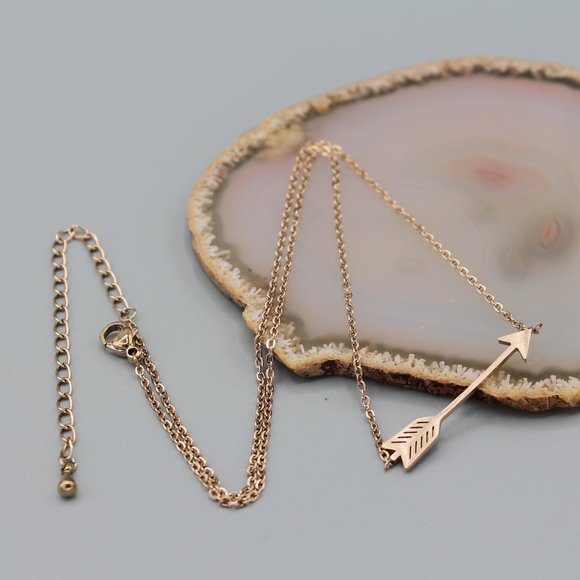 Arrow love bar necklace rose gold tone - Picture 2 of 6